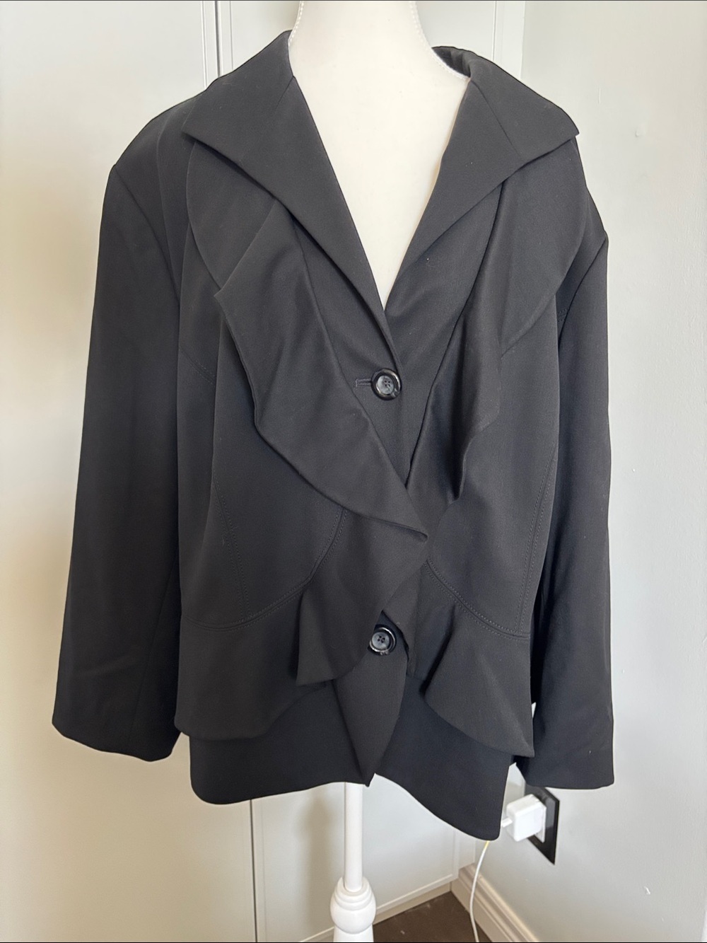Lafayette 138 Virgin Wool Black Ruffled Collar Women's Blazer